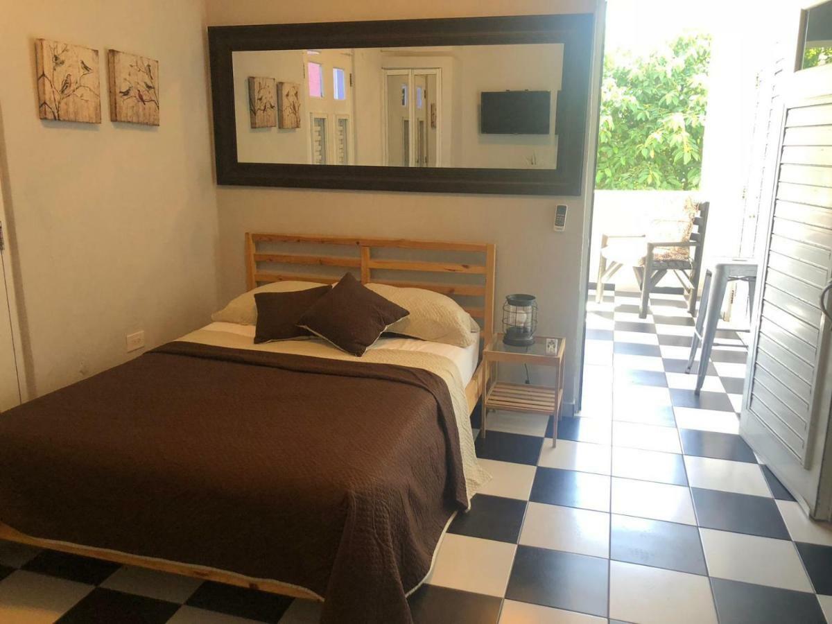 Casa Luna Guest House San Juan Exterior photo